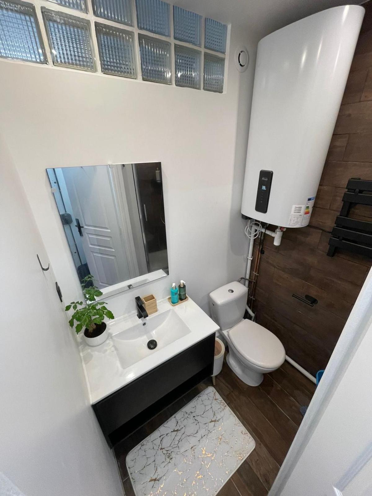 Apartamento Le Petit Cocon Parisien Le Kremlin-Bicêtre Exterior foto